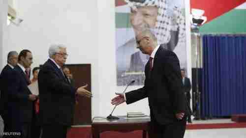 عباس يقبل استقالة حكومة الحمدلله