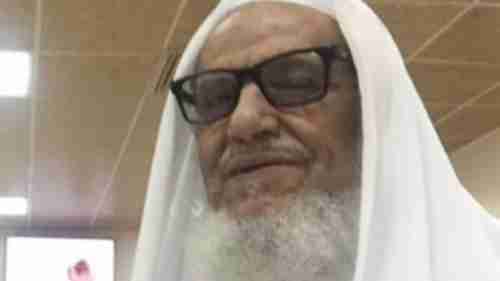 فيديو مؤثر لمسن سعودي ينهمك بكتابة وصيته قبيل وفاته يحقق نسب مشاهدة عالية