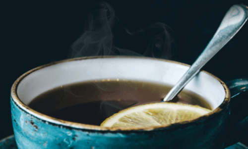 دراسة: شرب 5 أكواب من الشاي يومياً يحسن التركيز لدى كبار السن!