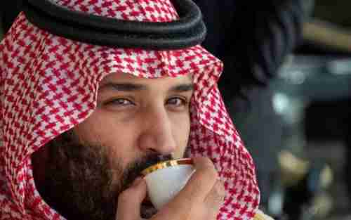 فنجان من الذهب.. لن تتخيل كم يبلغ ثمن فنجان القهوة الخاص بالأمير محمد بن سلمان الذي يشرب فيه قهوته