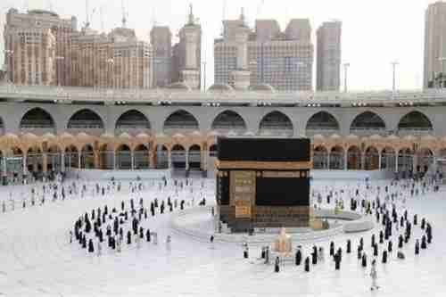 هل يمكن أداء العمرة بتأشيرة الزائر أو السائح؟.. “الحج” تجيب