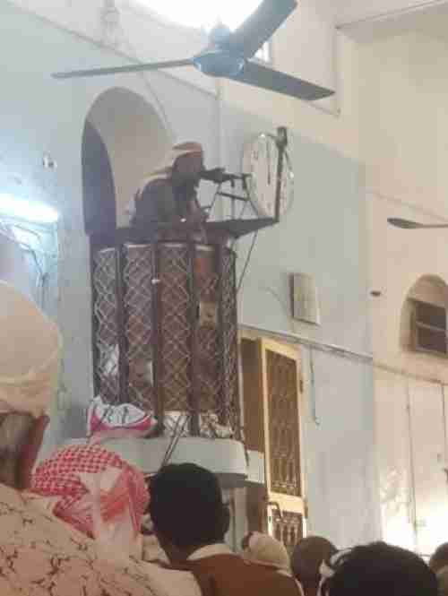 خطباء العمالقة يعتلون منابر مساجد حريب ويلقون خطبة موحدة توضح أهدافهم ومآربهم