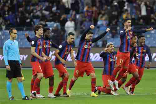 بالصور: برشلونة يتجاوز بيتيس بصعوبة ليصطدم بريال مدريد