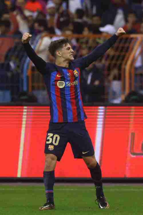  بالصور.. برشلونة يتلاعب بالريال ويتوج بالسوبر الإسباني