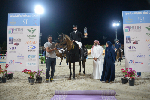 تألق الفرسان وتمتعت مع الفعاليات والطرب  … النجيفي بطل الختام لجولة جده الدولية الأولى للفروسية
