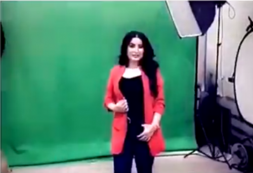 شاهد بالفيديو : مذيعة سعودية شهيرة تثير جدلاً واسعاً .. ظهرت في جلسة تصوير خاصة على صوت الأذان!(الاسم والصورة)