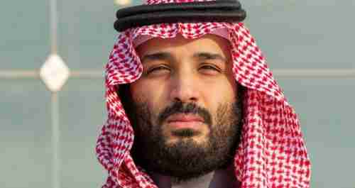 صعود محمد بن سلمان فوق الكعبة يشغل السعوديين