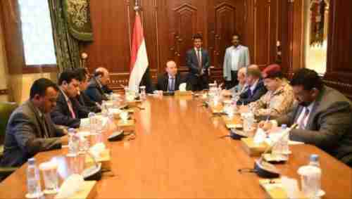 مسؤول حكومي: أطراف في الشرعية تكمل نهج الحوثي ولابد من تفجيرها