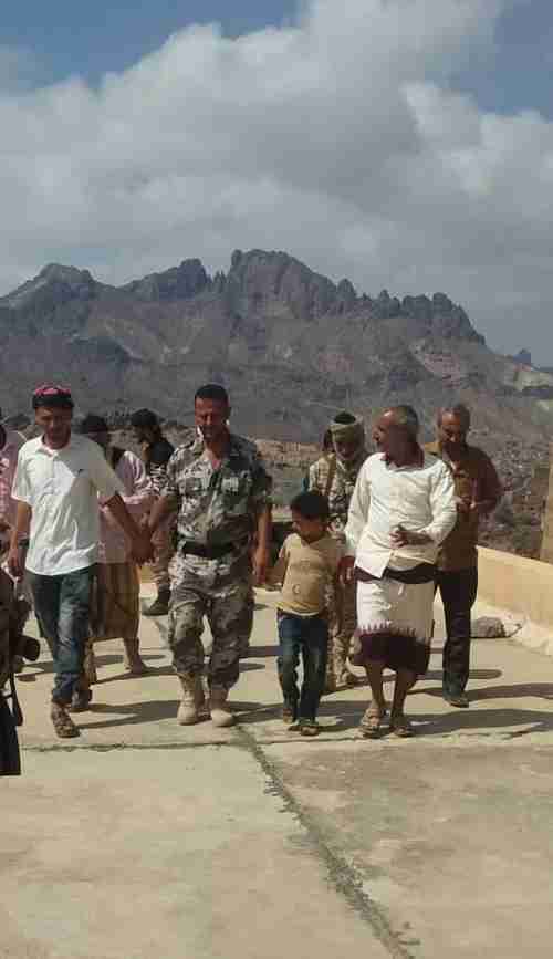 مدير أمن محافظة الضالع يزور مديرية الأزارق ويتفقد أقسام إدارة الشرطة
