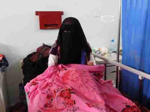 إصابة أربع نساء نتيجة انفجار مقذوف من بقايا المليشيات الحوثية بمنطقة حجر