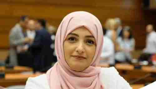  شاهد ناشطة يمنية تفوز بجائزة دولية حقوقية مرموقة