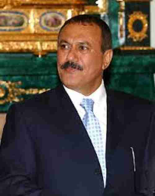   إعلامية يمنية تطالب بجنازة عسكرية وتشيع رسمي لرئيس الراحل صالح