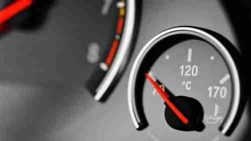   الكشف عن المدة الكافية لتسخين محرك السيارة في الشتاء 