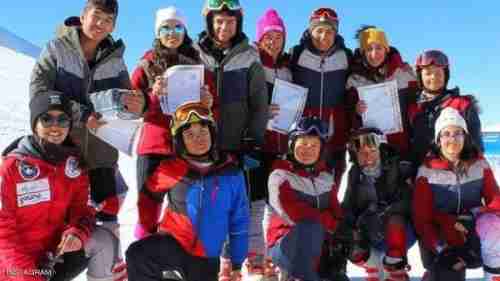 زوج مدربة منتخب إيران للتزلج يمنعها من السفر لبطولة العالم