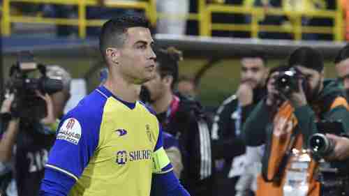 بطل العالم للملاكمة تايسون فيوري يهدد شقيقه بالبقاء في السعودية لتدريب رونالدو