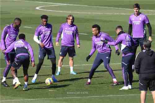 قائمة ريال مدريد لديربي العاصمة
