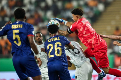 بالصور: الأخطبوط ويليامز يقود جنوب إفريقيا إلى نصف نهائي الكان