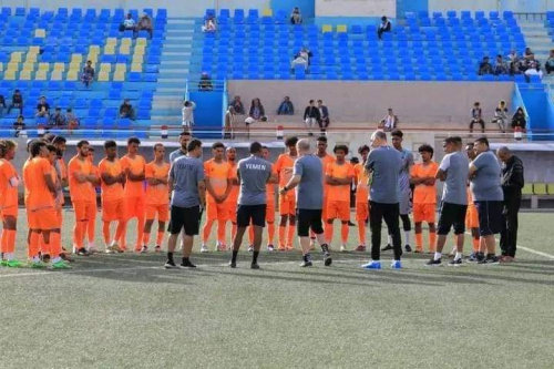 منتخب اليمن يبدأ استعداداته لمواجهة الإمارات 