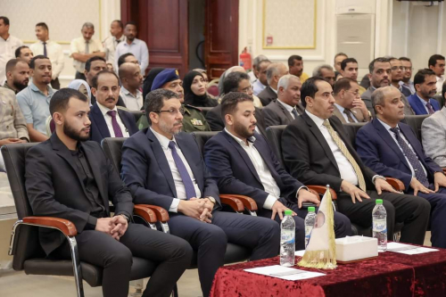 رئيس الوزراء يحضر في عدن فعالية تأبين فقيد الوطن الدكتور نجيب العوج