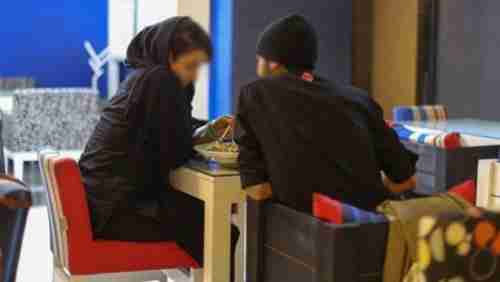 "الزواج الأبيض" يتفاقم فى إيران وخامنئى يتدخل ويعتبرها مؤامرة الأعداء