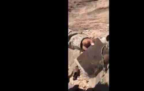 شاهد بالفيديو .. ”الخمر” في متارس الحوثيين بصعدة