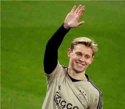 دي يونج: برشلونة طالبني بإقصاء ريال مدريد