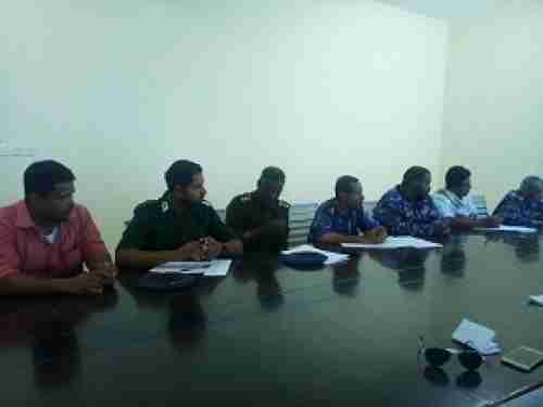 اجتماع يناقش تعزيز عمل أقسام الأمن والشرطة بمديريات ساحل حضرموت 