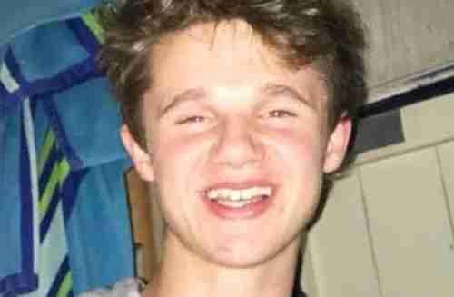 قصة "فتى البيض" اصبح حديث العالم.. "تويتر" أغلق حسابه بعد ضربه "سيناتور" هاجم الإسلام