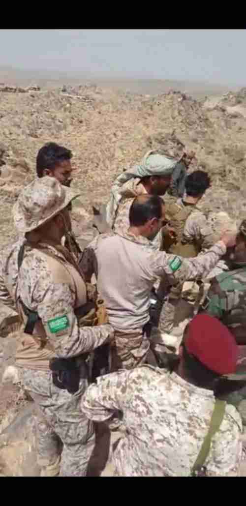 صور.. قائد التحالف العربي يزور جبهة العر المشتعلة في يافع 