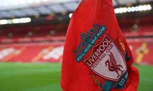 ماذا فعل ليفربول بعد الاشتباه في إصابة صلاح وآخرين بكورونا؟