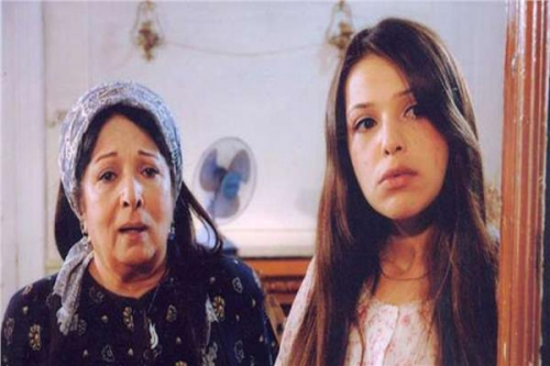 الموت يفجع عائلة فنانة عربية شهيرة