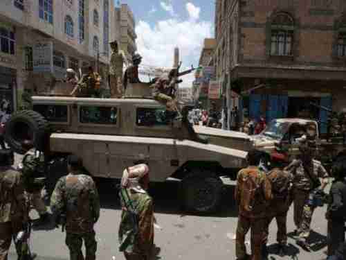 الحوثيون ينشرون المسلحين وعدد من العربات القتالية في شوراع صنعاء