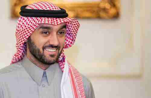 وزير الرياضة السعودي يعلق على إمكانية التعاقد مع ميسي