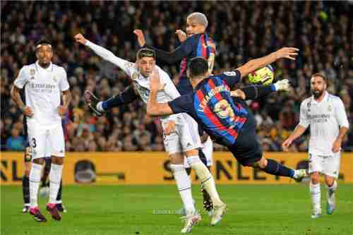 عقدة 26 عاما تبشر ريال مدريد في الكامب نو