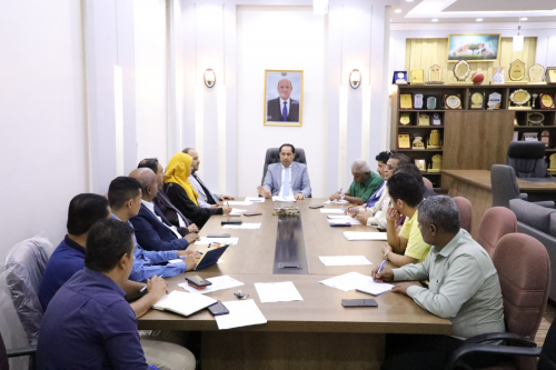 الوزير البكري يرأس اجتماعا لوكلاء عموم وزارة الشباب والرياضة