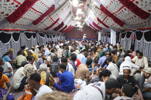 مؤسسة بازرعة الخيرية تدشن  الخيمة الرمضانية لإفطار الصائم بعدن