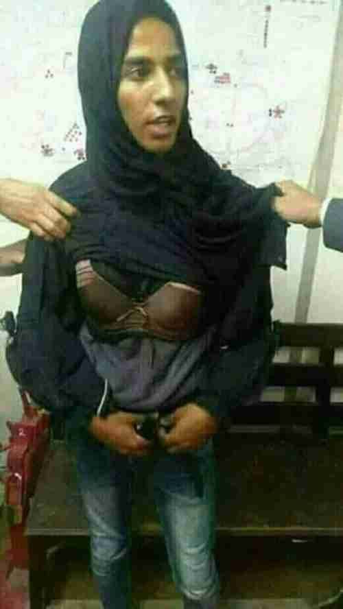 فيديو.. أسر قيادي حوثي متخفي بملابس نسائية "شاهد ماذا يقول وهو في قبضة المقاومة"
