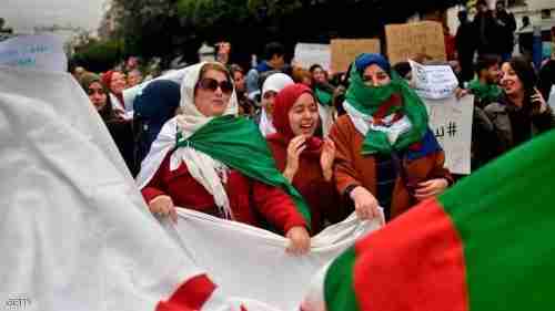 في الجمعة التاسعة.. الجزائريون يريدون مزيدا من التنازلات