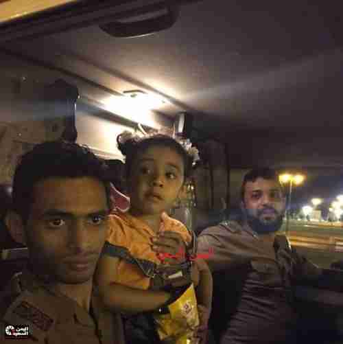 شاهد بالصورة...الأمن السعودي ينقذ طفلة يمنية من بين فكي وحش بصورة إنسان بمنفذ الوديعة ..تعرف على الطفلة