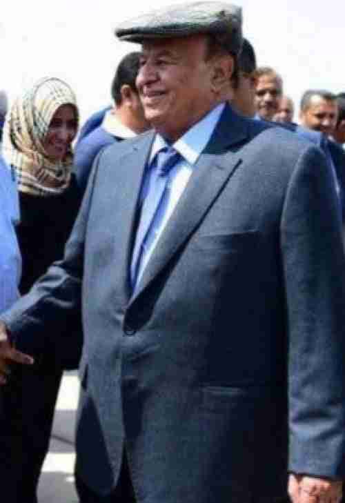 الرئيس هادي بهاتف شمسان ويطالب بحقن الدماء 