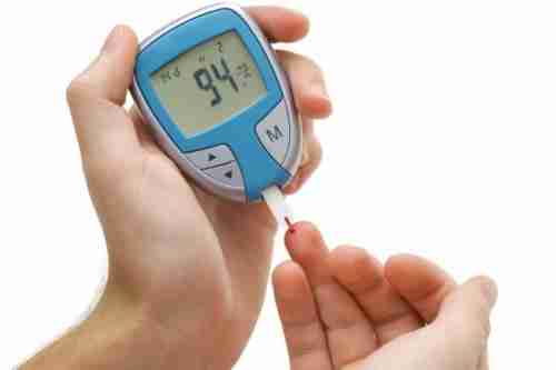 أبرز العوامل التي تؤثر على مستويات السكر في الدم