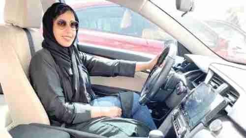   سائقة "تاكسي" سعودية تسيء لشرطي مرور.. ومغردون يطالبون بالقبض عليها (فيديو)