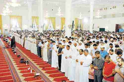 دولة عربية أخرى تعلن رسميا منع الصلاة في المساجد خلال شهر رمضان