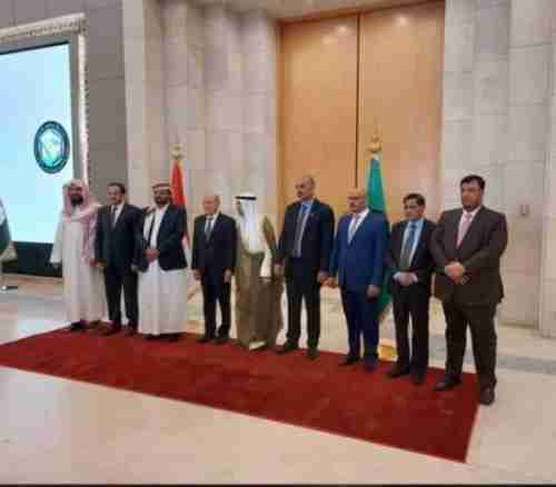 تعرف على أول عضو في مجلس القيادة يغادر الرياض دون تأدية اليمين الدستورية؟