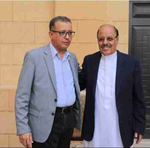 سياسي يكشف أن الرئيس صالح كان على تواصل بالجنرال على محسن