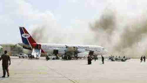 صحفي يمني يحذر من قصف مطار عدن لحظة وصول المجلس الرئاسي