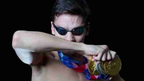 الاتحاد الدولي للسباحة يحرم الروسي ريلوف من المنافسات الدولية لمدة 9 أشهر