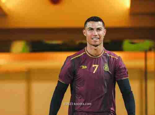 بالصور: رونالدو يركز على الكأس ويهنئ بالعيد