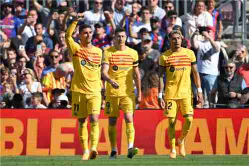 برشلونة يستعيد نعمة الفوز من سكة "مدريد"