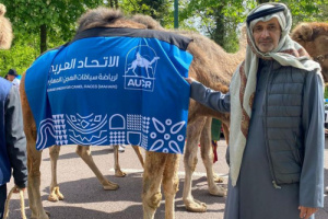 رئيس عربي الهجن يشيد بالمشاركة الناجحة للاتحاد بمسيرة الإبل في باريس